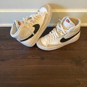 Kids Nike Blazers-White/Black-Sz. 5Y